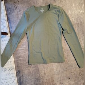 Nuuds Olive seamless shirt